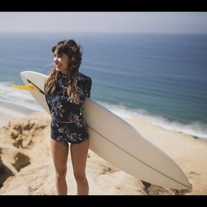 vuori marine mock neck water top NWT